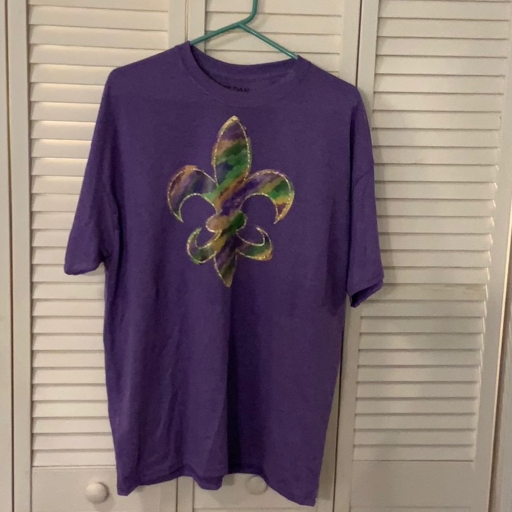 SOLD Fleur de lis Unisex T-shirt